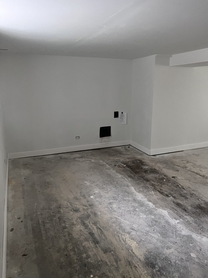 11935 S Stewart Avenue