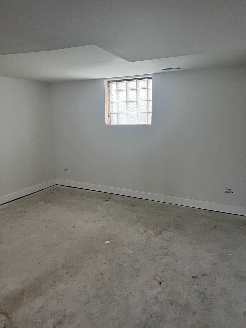 11935 S Stewart Avenue