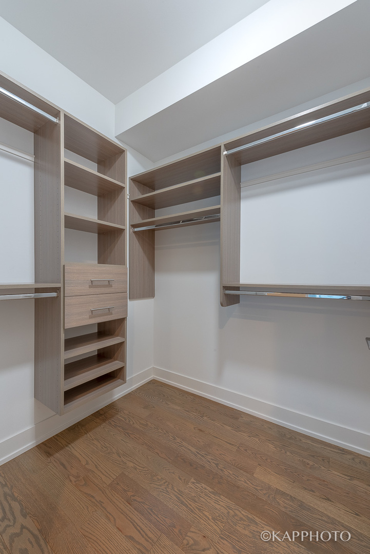 236 S Racine Avenue Unit: 401