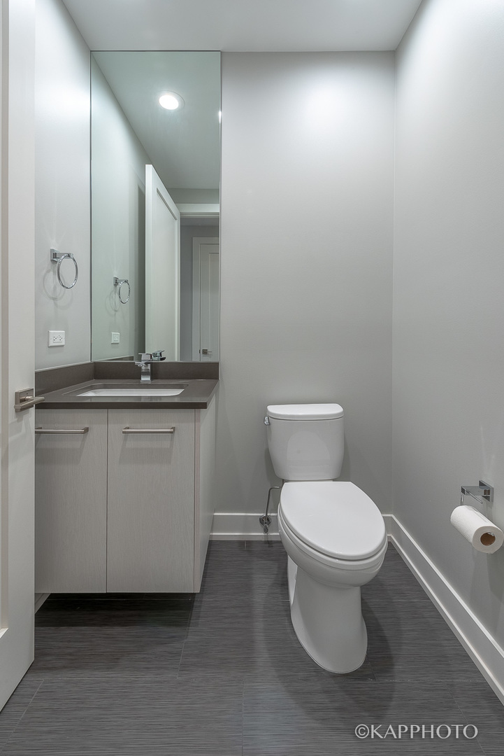 236 S Racine Avenue Unit: 401