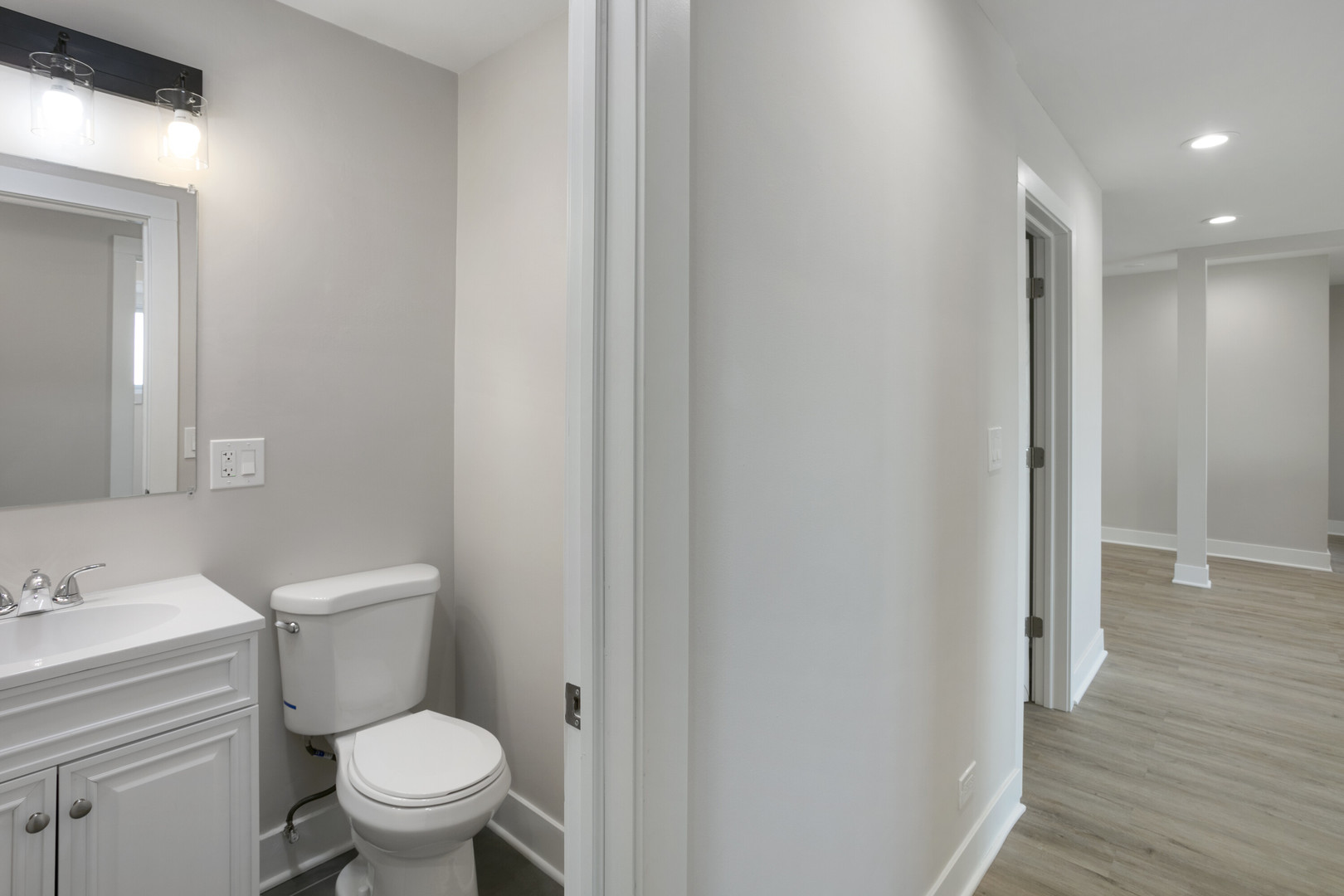 2333 W Lunt Avenue Unit: 202