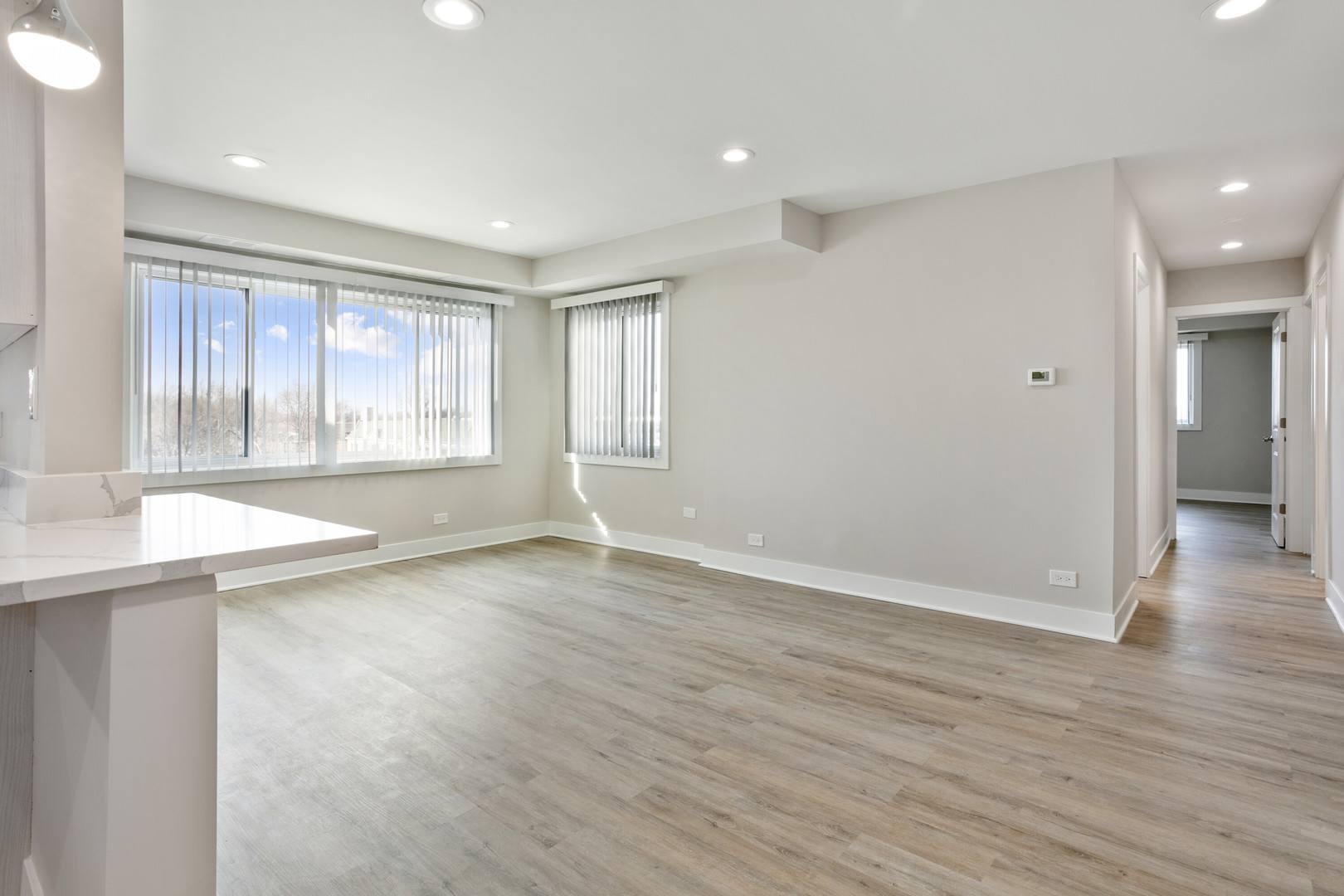 2333 W Lunt Avenue Unit: 202