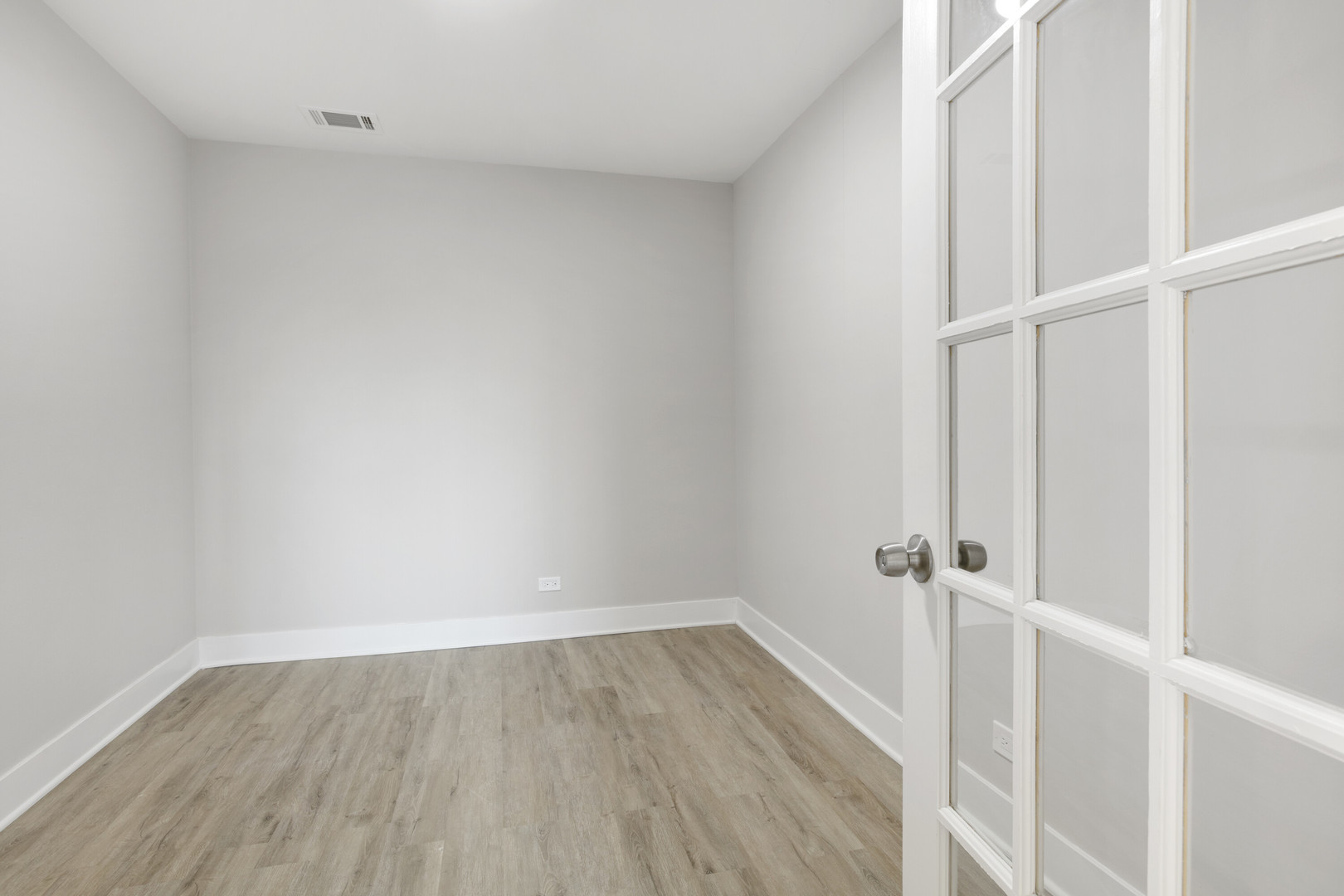 2333 W Lunt Avenue Unit: 202