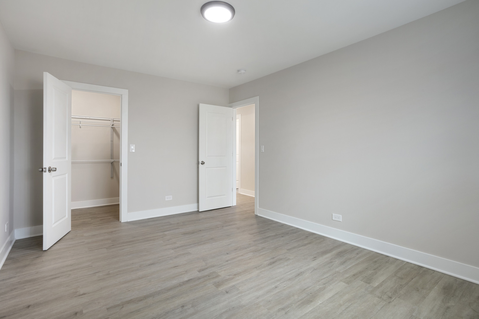 2333 W Lunt Avenue Unit: 202