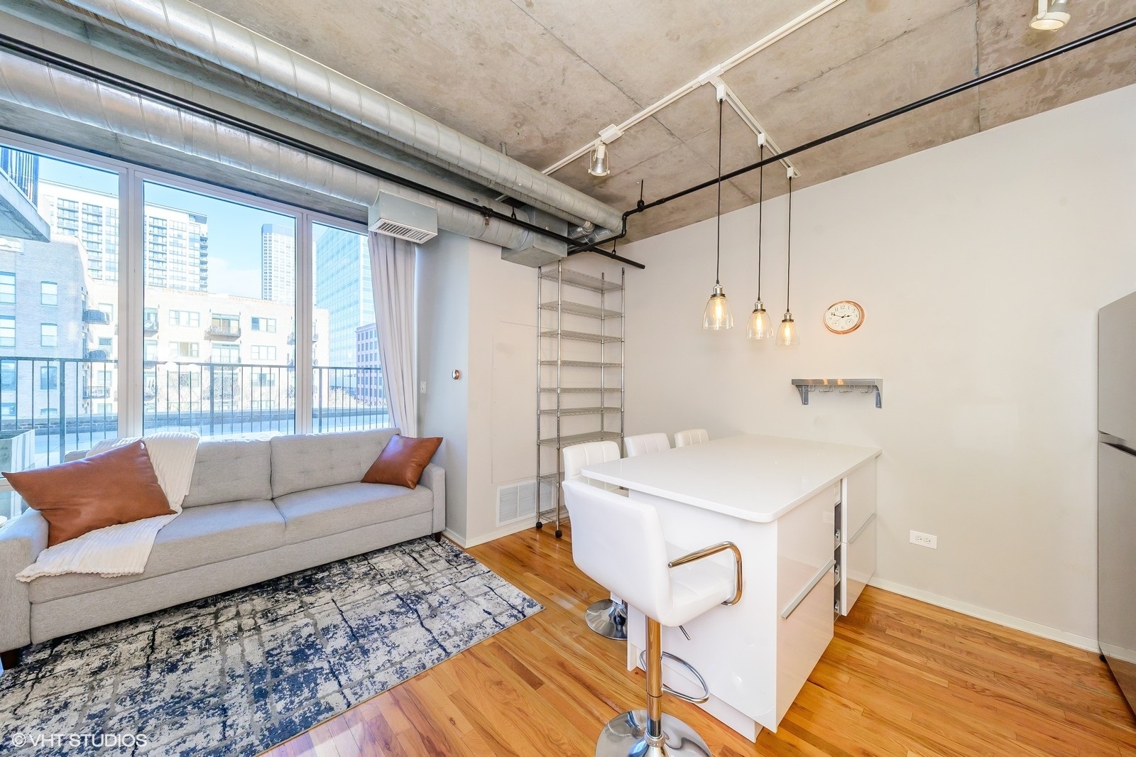 700 W VAN BUREN Street Unit: 610