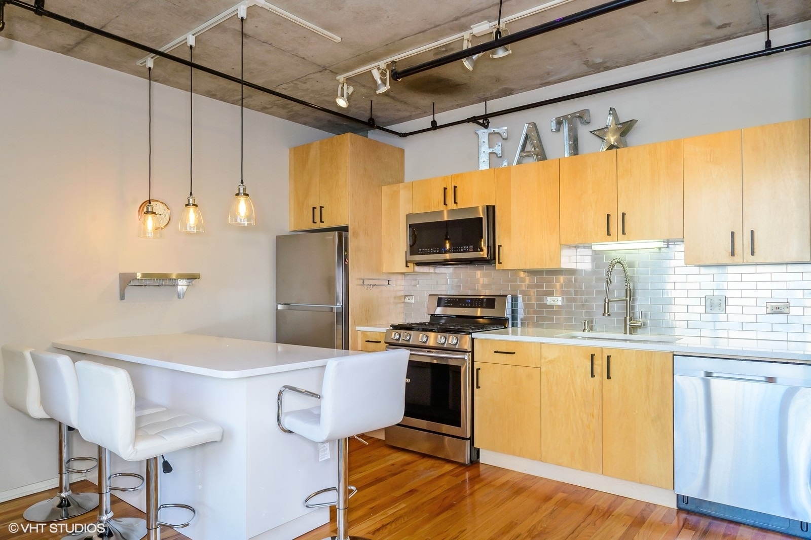 700 W VAN BUREN Street Unit: 610