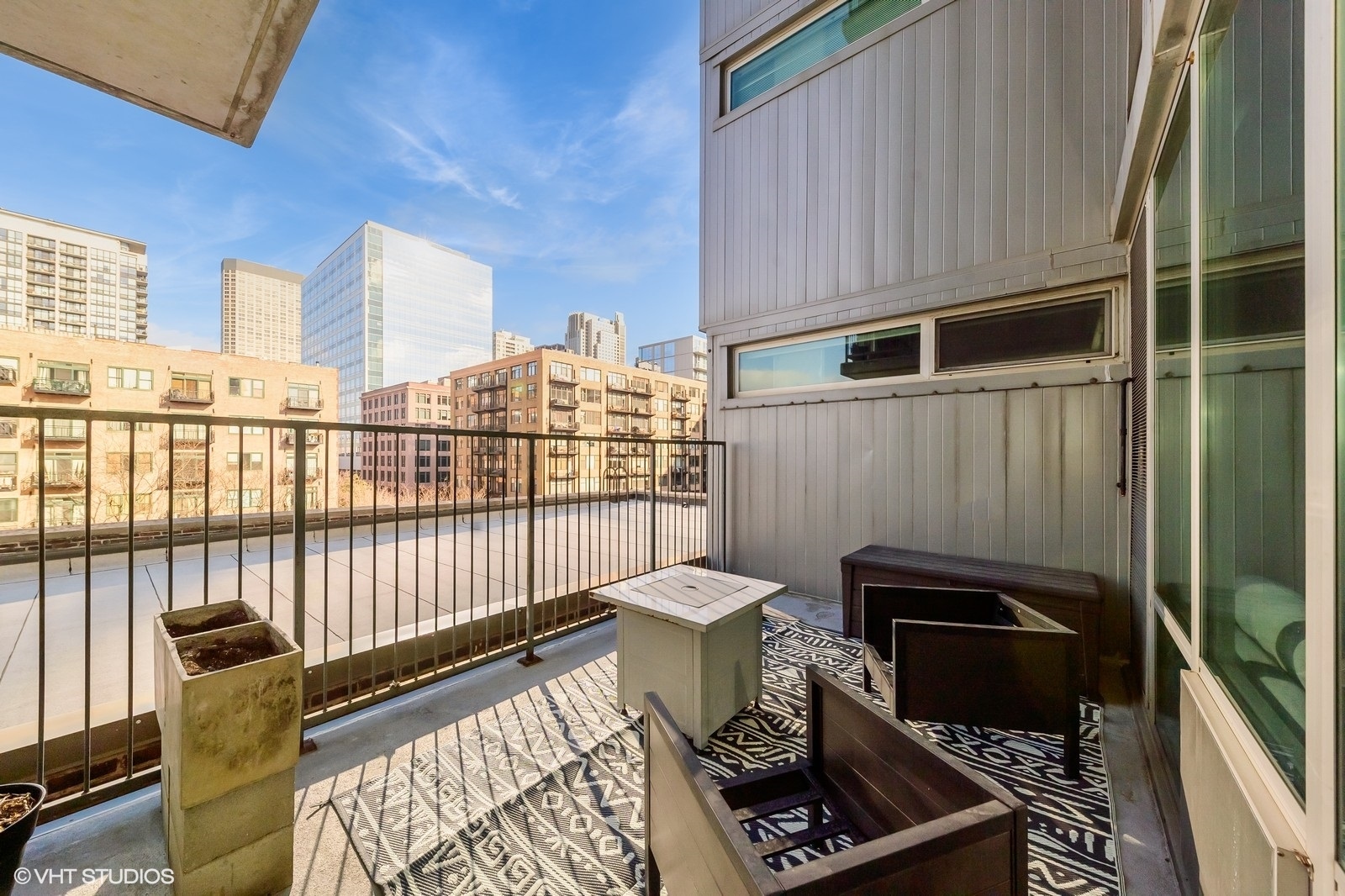 700 W VAN BUREN Street Unit: 610