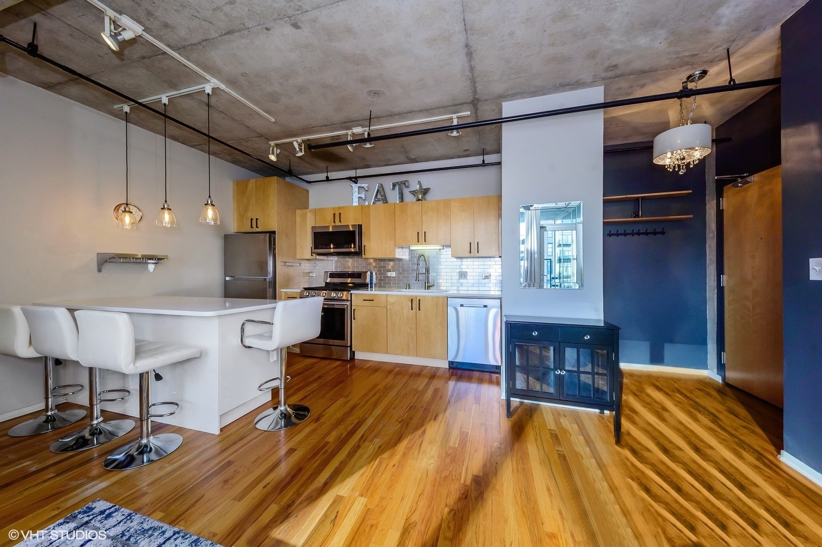 700 W VAN BUREN Street Unit: 610