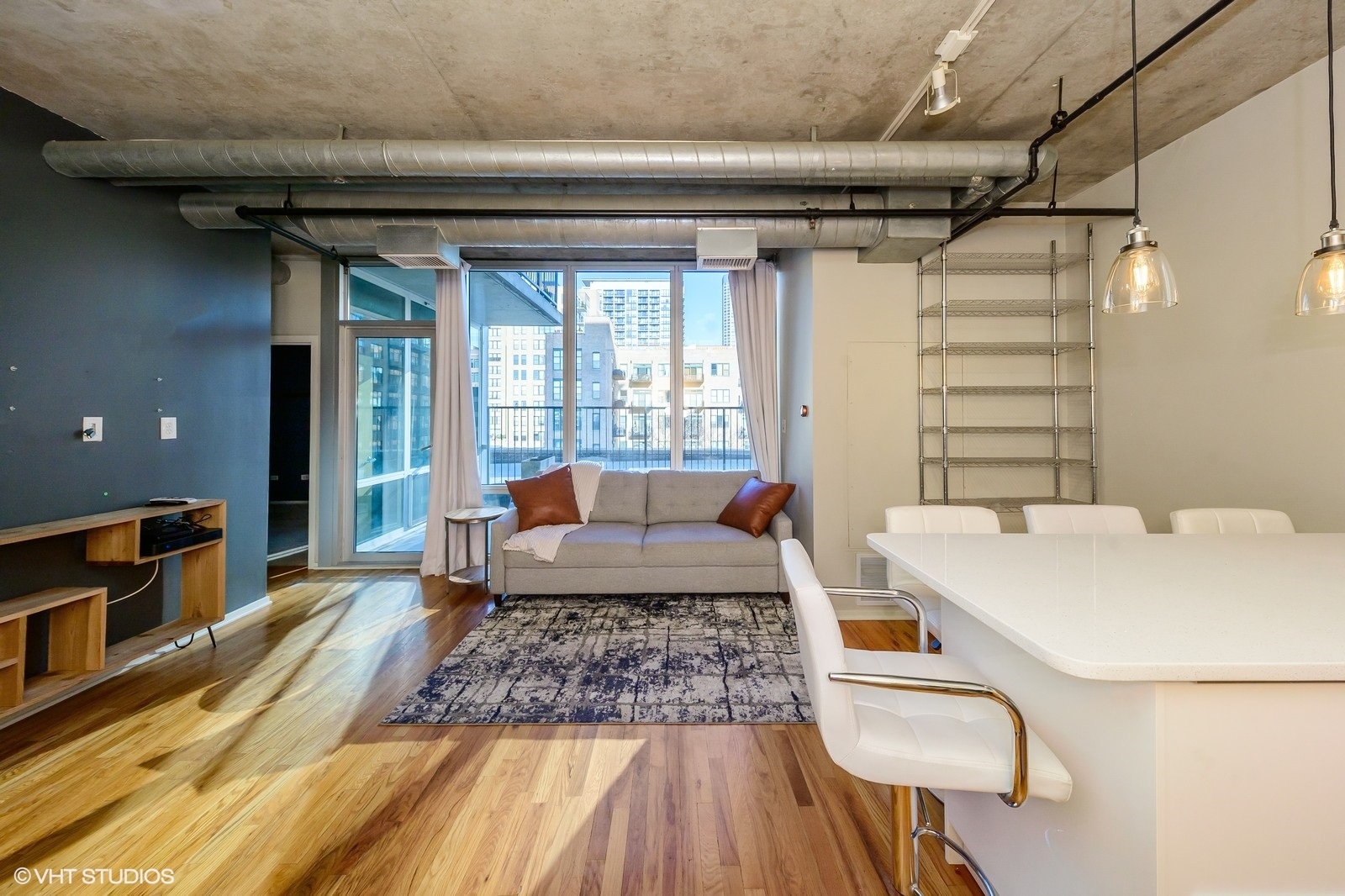 700 W VAN BUREN Street Unit: 610