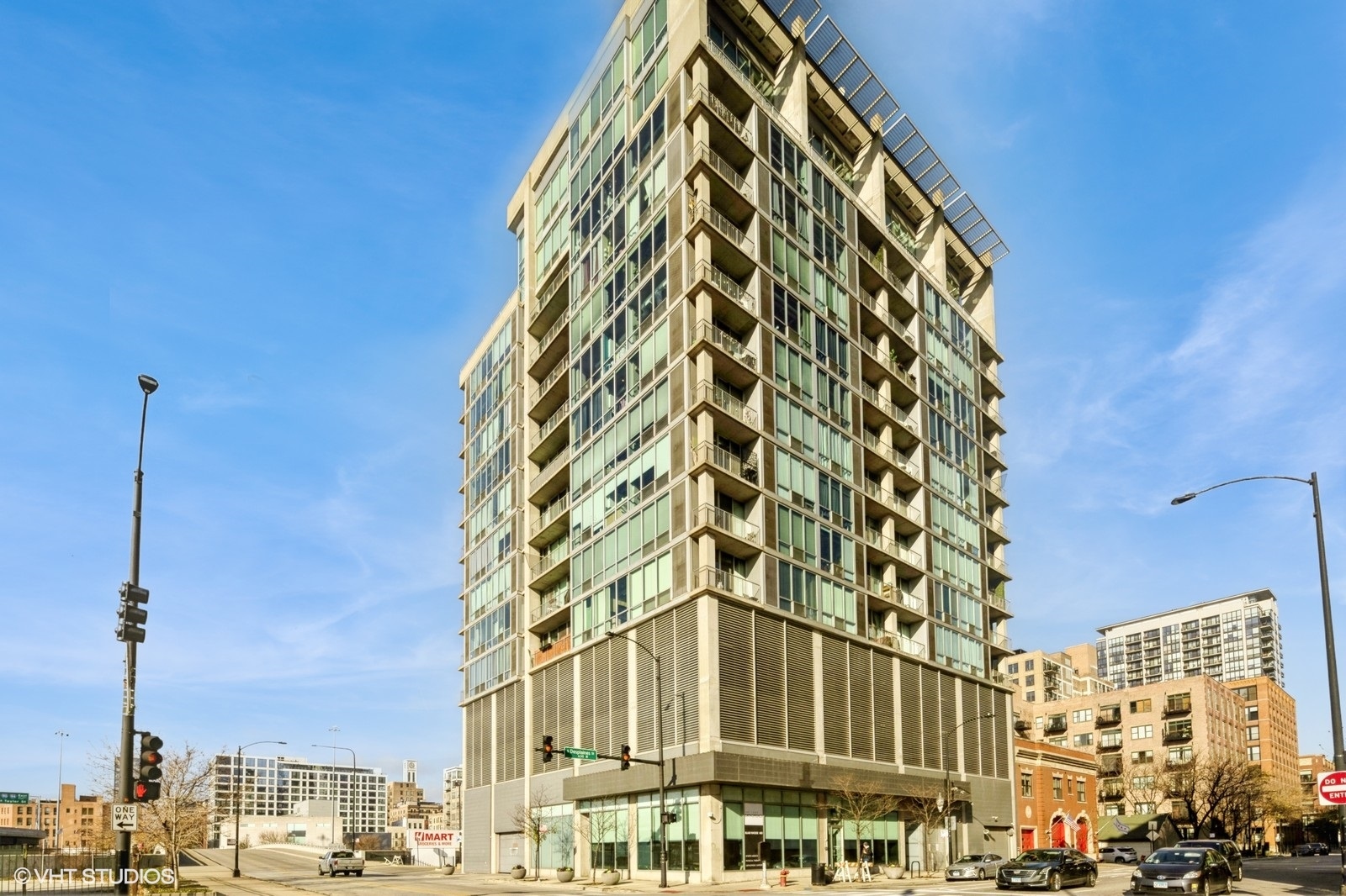 700 W VAN BUREN Street Unit: 610