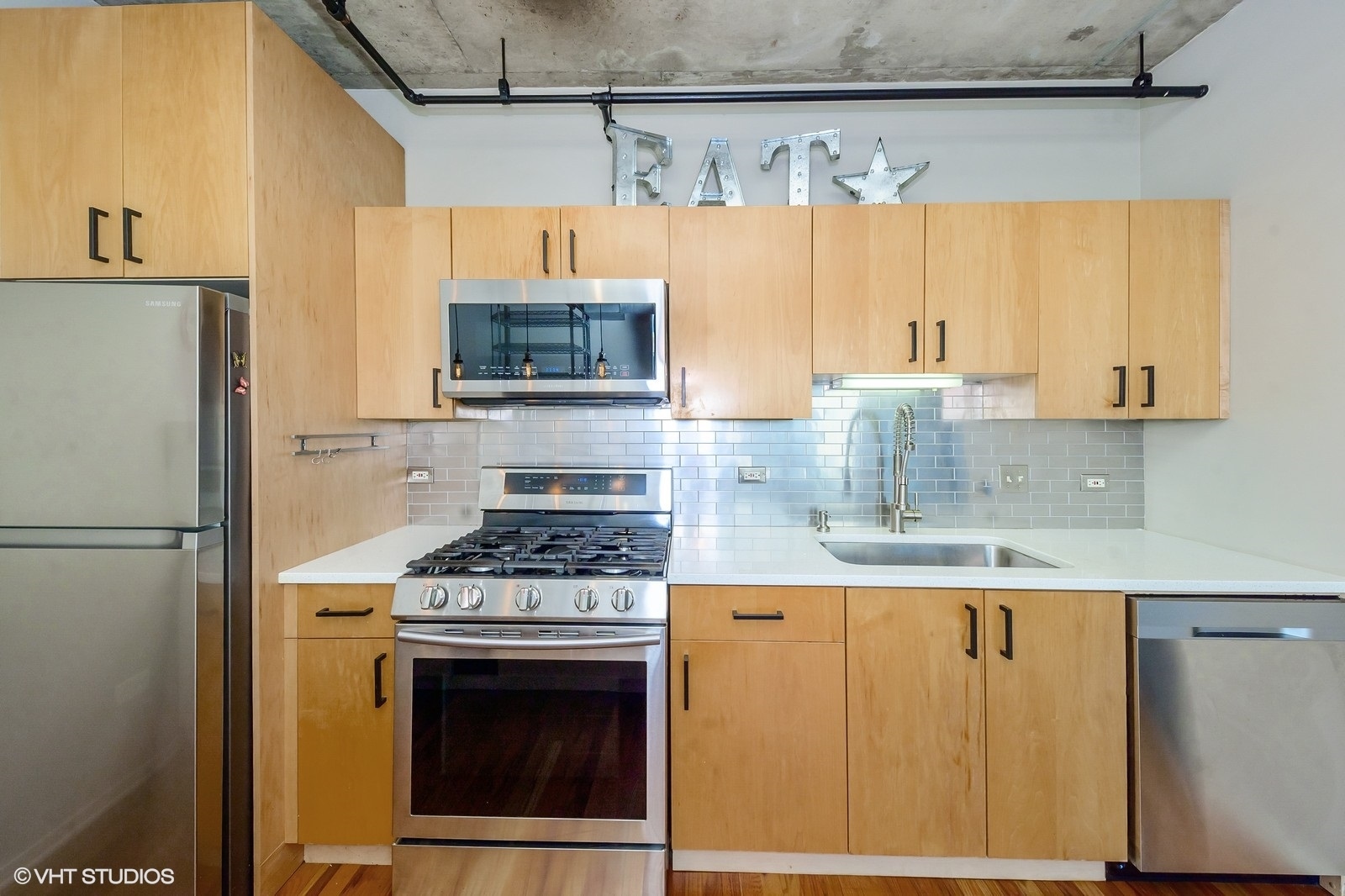 700 W VAN BUREN Street Unit: 610