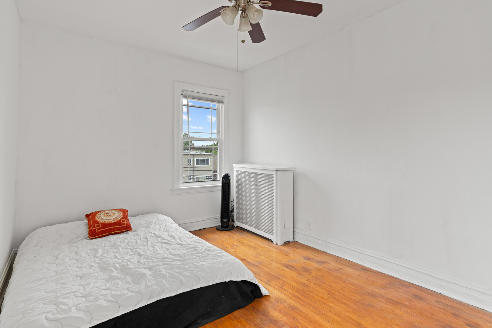 5428 W Berteau Avenue Unit: 2