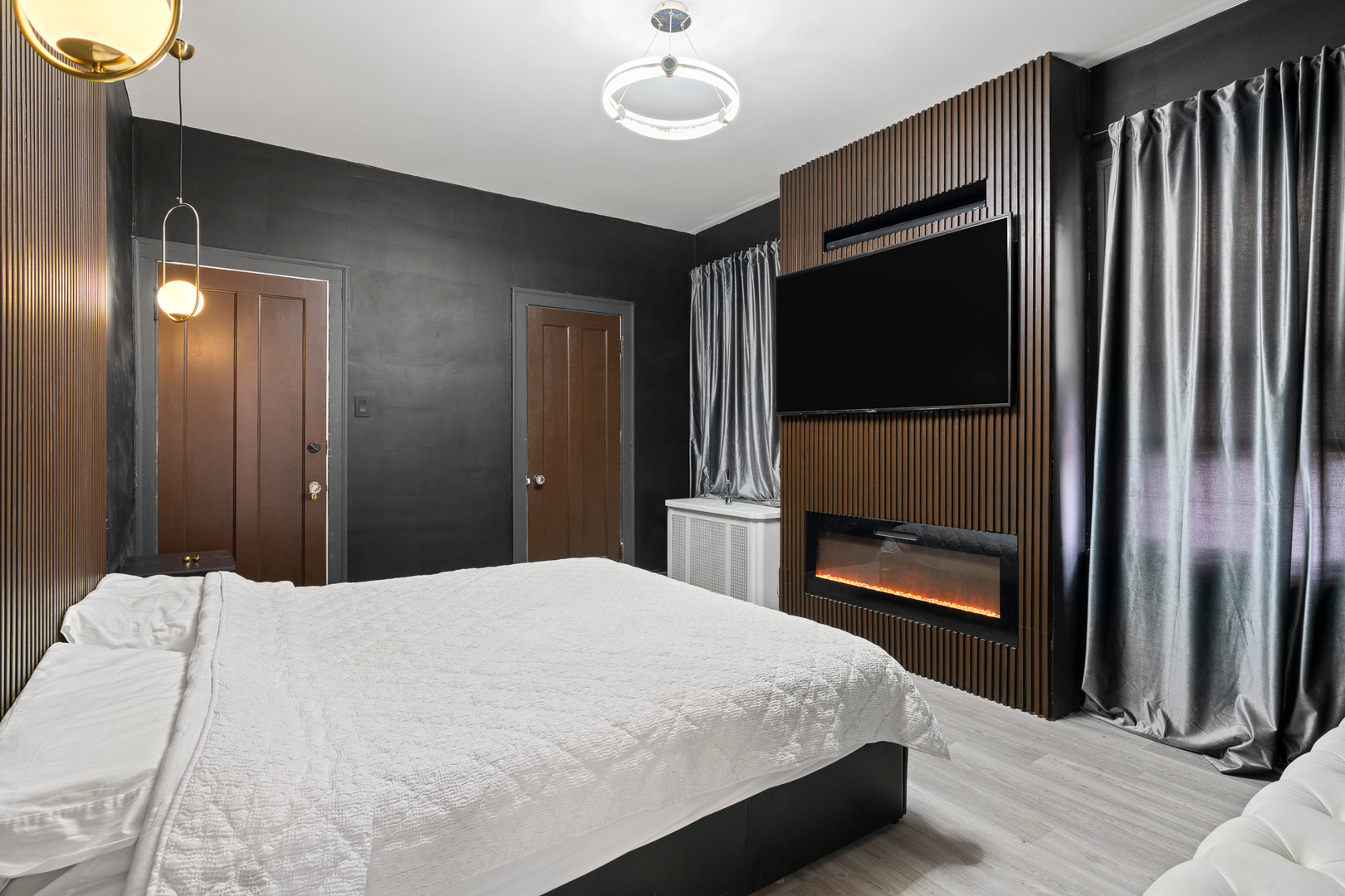 5428 W Berteau Avenue Unit: 2