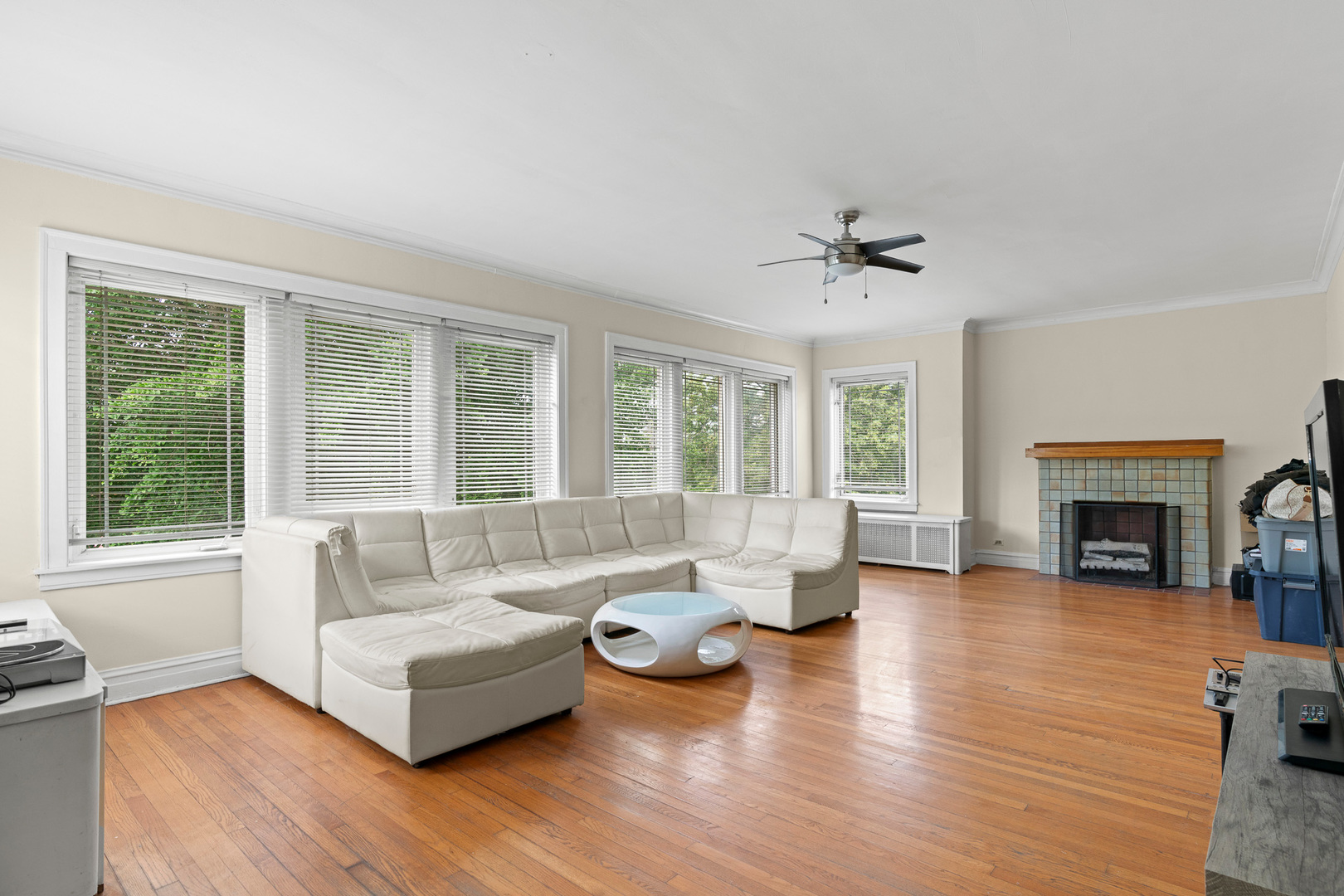 5428 W Berteau Avenue Unit: 2