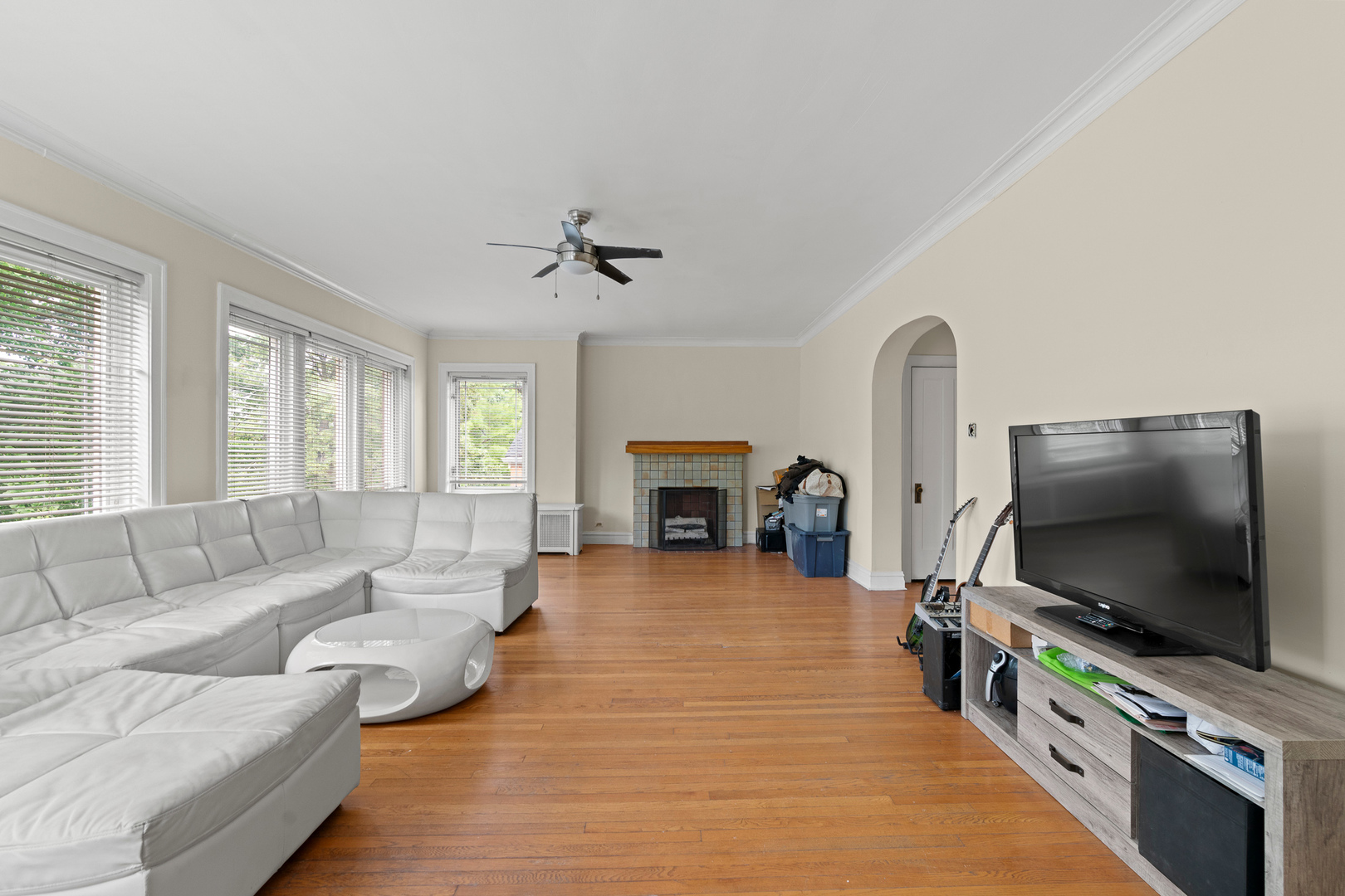 5428 W Berteau Avenue Unit: 2