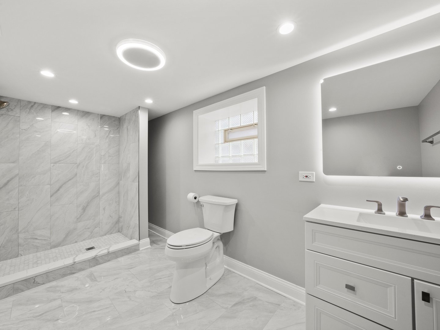 11251 S Parnell Avenue