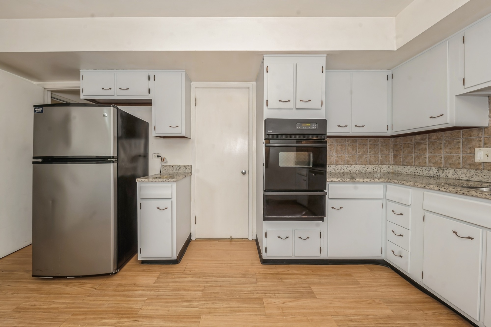 5472 S Ingleside Avenue