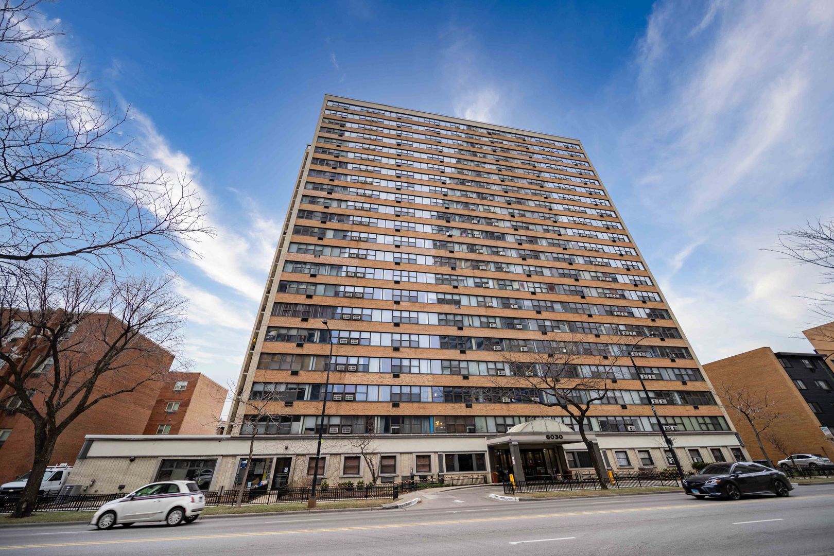 6030 N Sheridan Road Unit: 2011