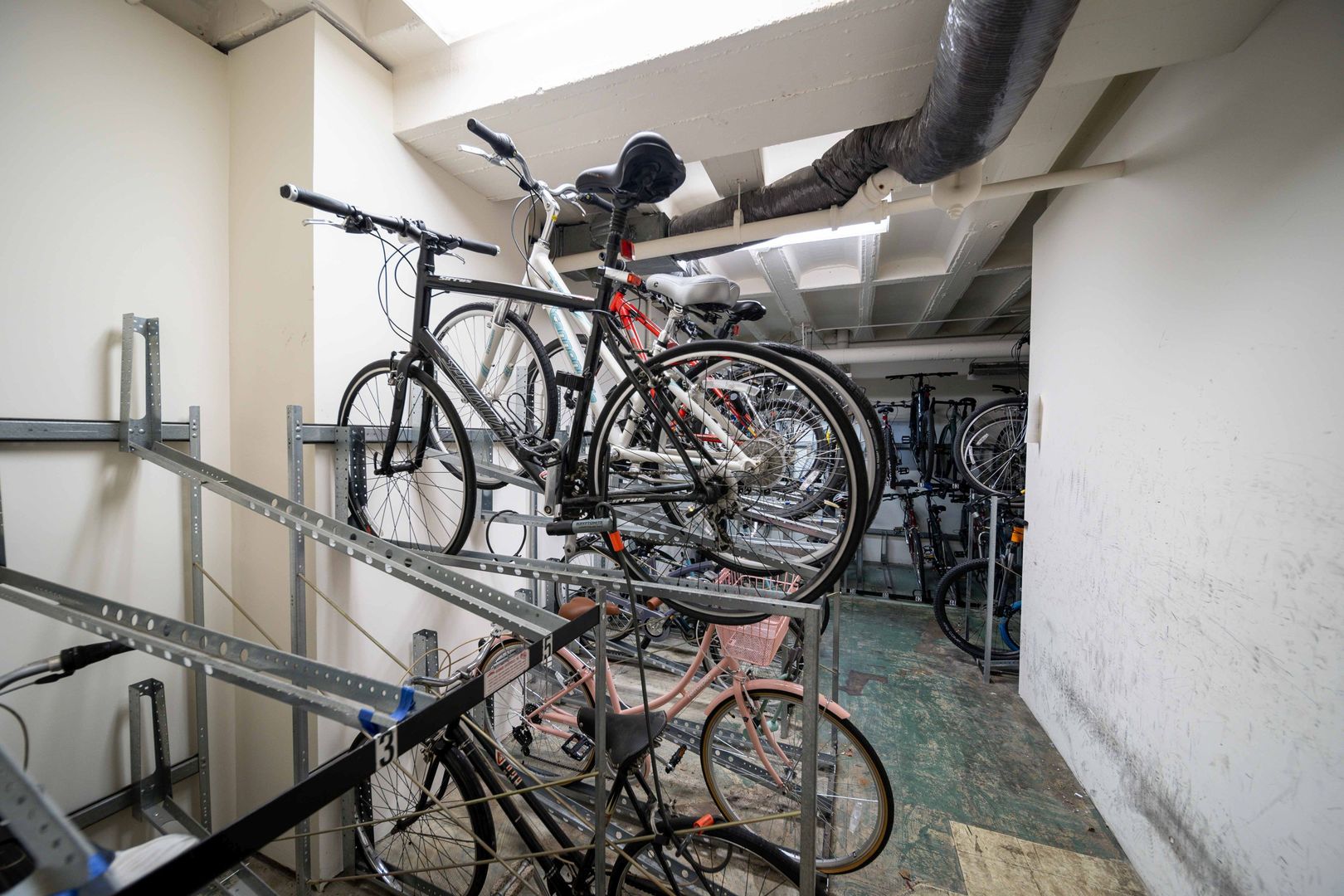 6030 N Sheridan Road Unit: 2011