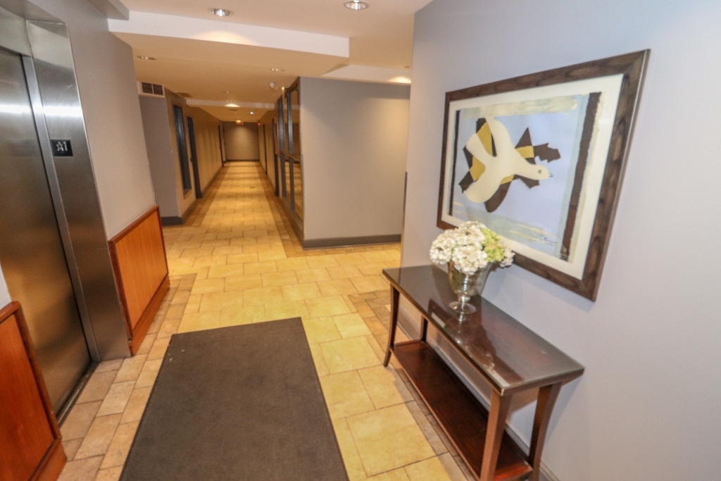 6030 N Sheridan Road Unit: 2011