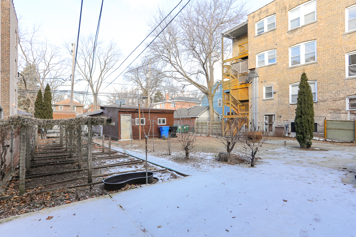 2012 W Greenleaf Avenue