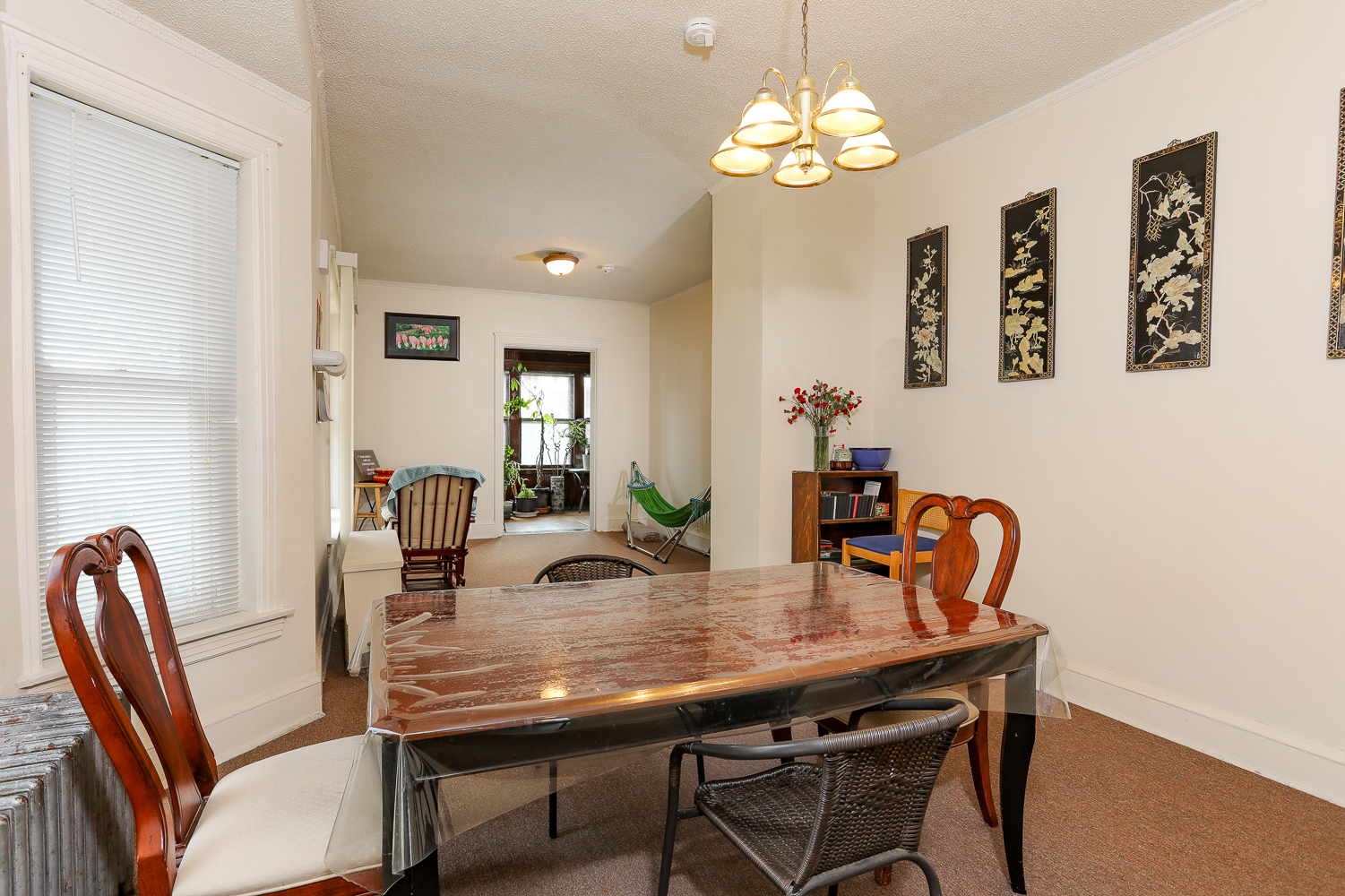 2012 W Greenleaf Avenue