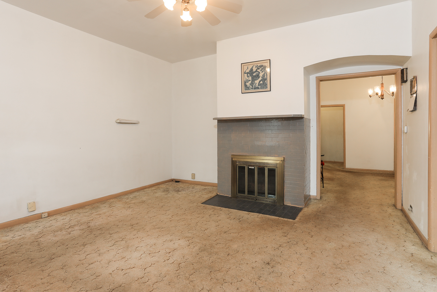 2012 W Greenleaf Avenue
