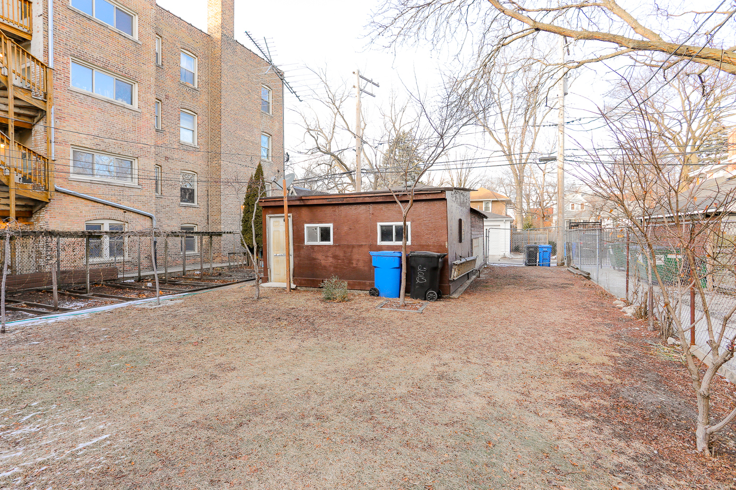 2012 W Greenleaf Avenue