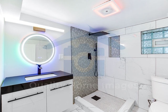 8242 S Saginaw Avenue