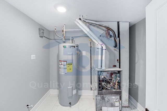 8242 S Saginaw Avenue