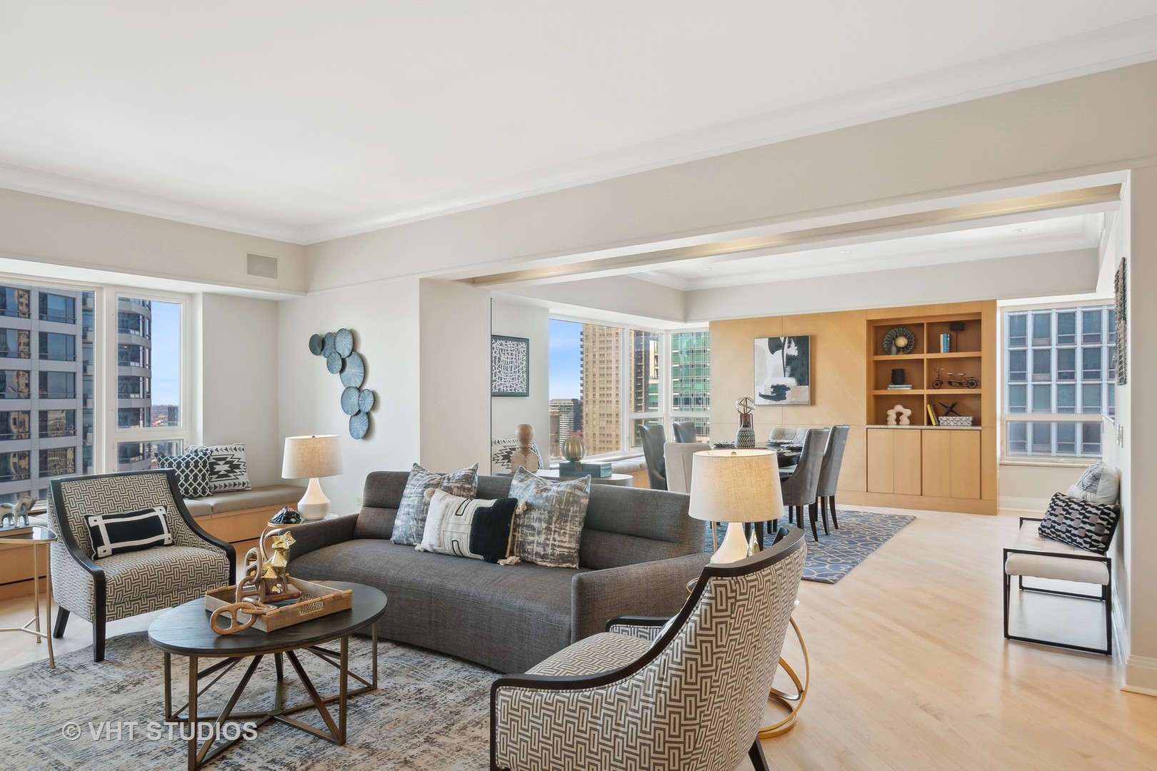 800 N Michigan Avenue Unit: 3703