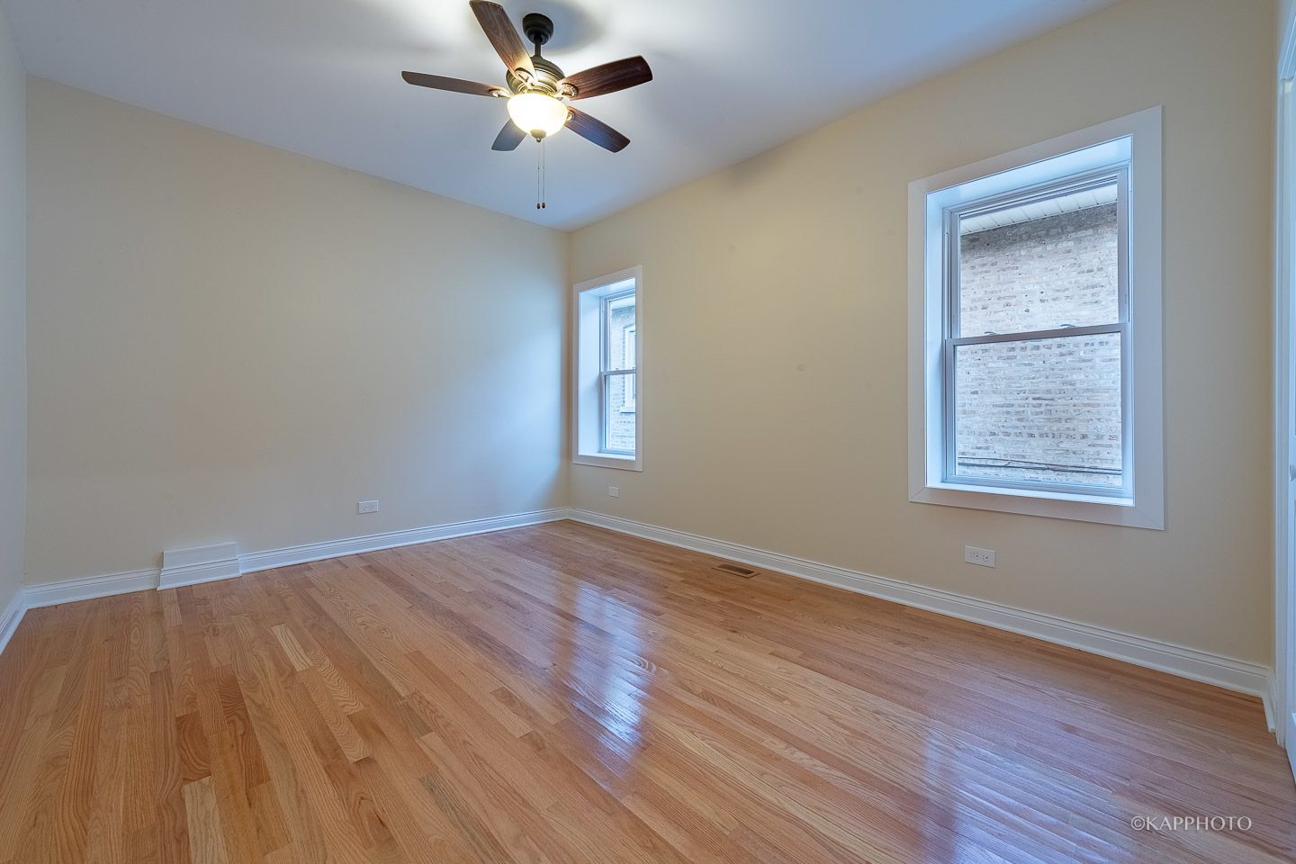 1712 W Beverly Glen Parkway