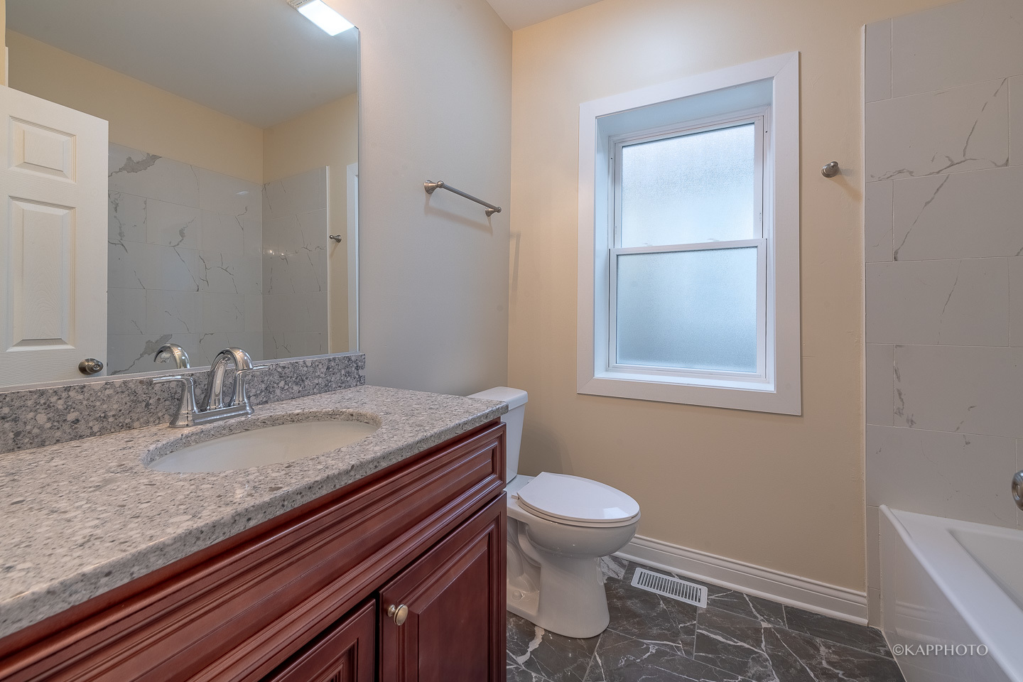 1712 W Beverly Glen Parkway