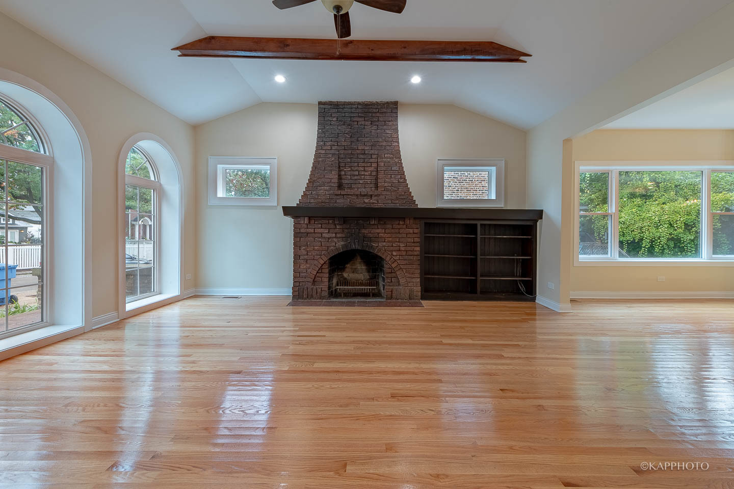 1712 W Beverly Glen Parkway