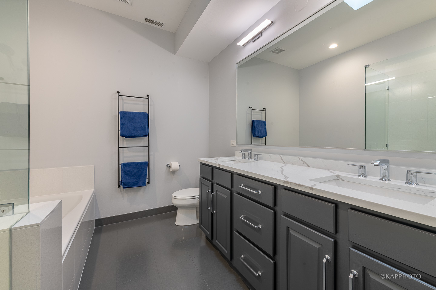 315 N Jefferson Street Unit: 402A