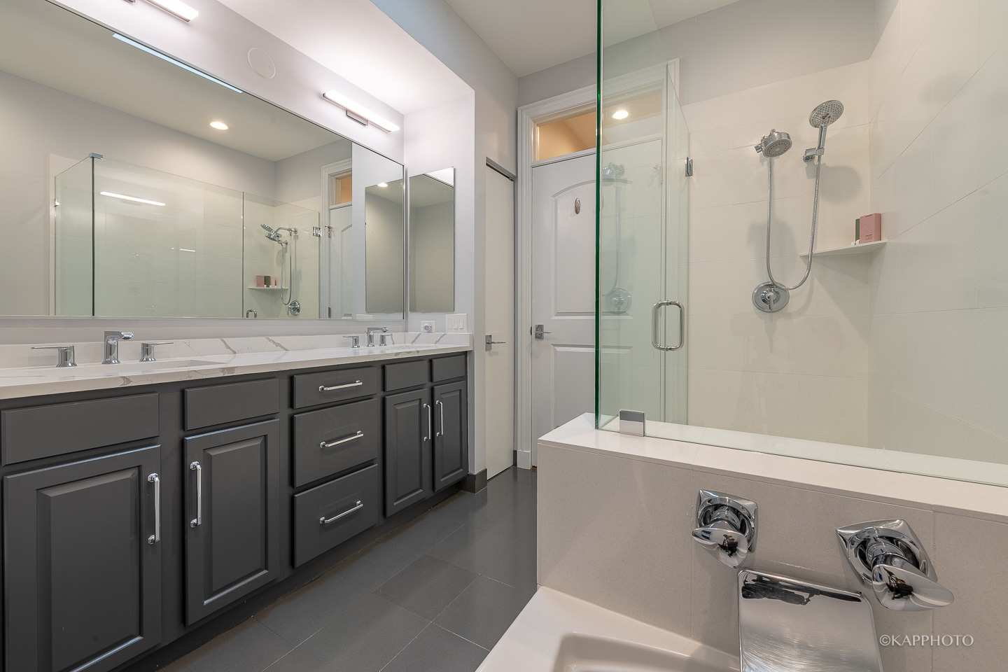 315 N Jefferson Street Unit: 402A