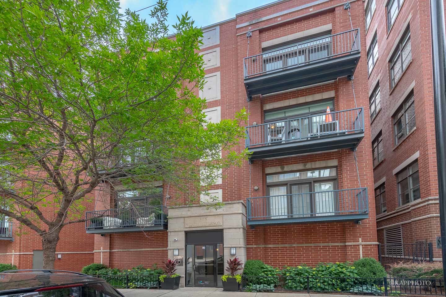 315 N Jefferson Street Unit: 402A