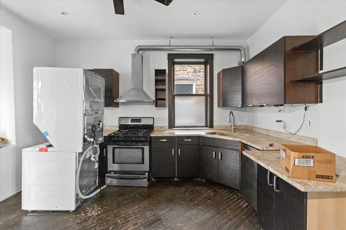 2171 N Milwaukee Avenue Unit: 2