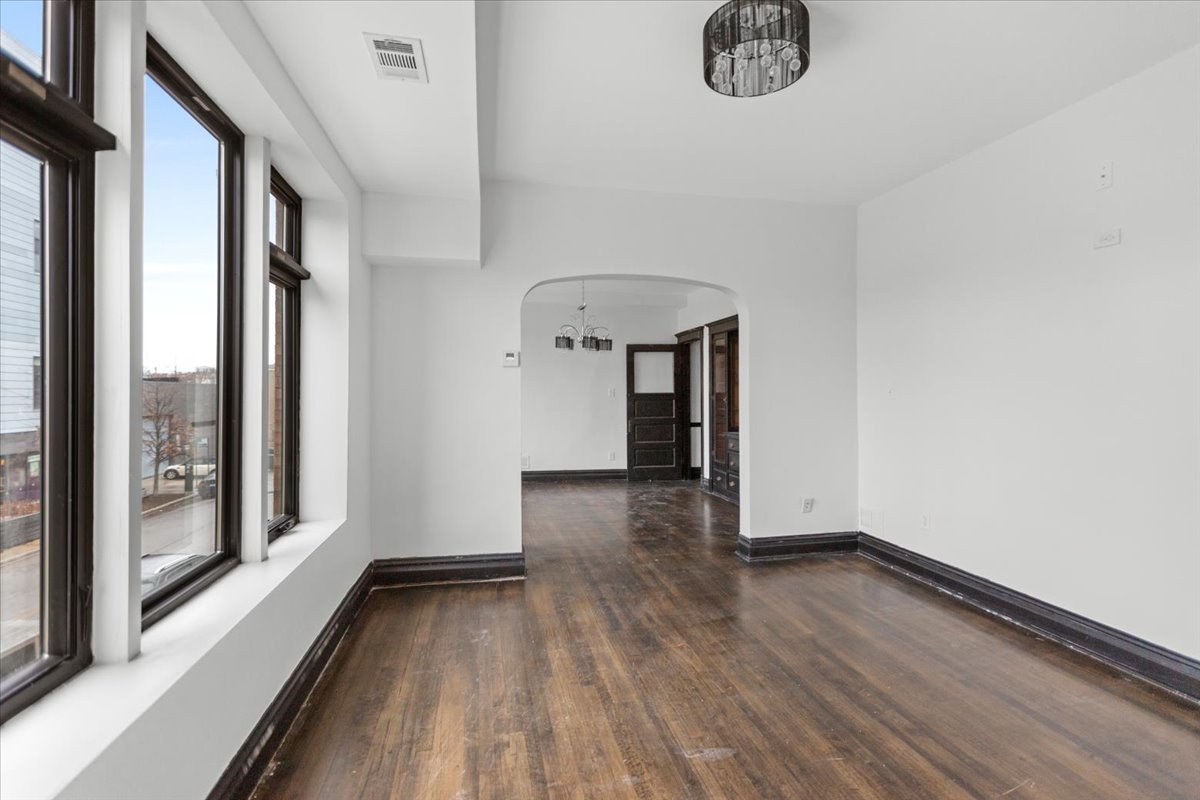 2171 N Milwaukee Avenue Unit: 2