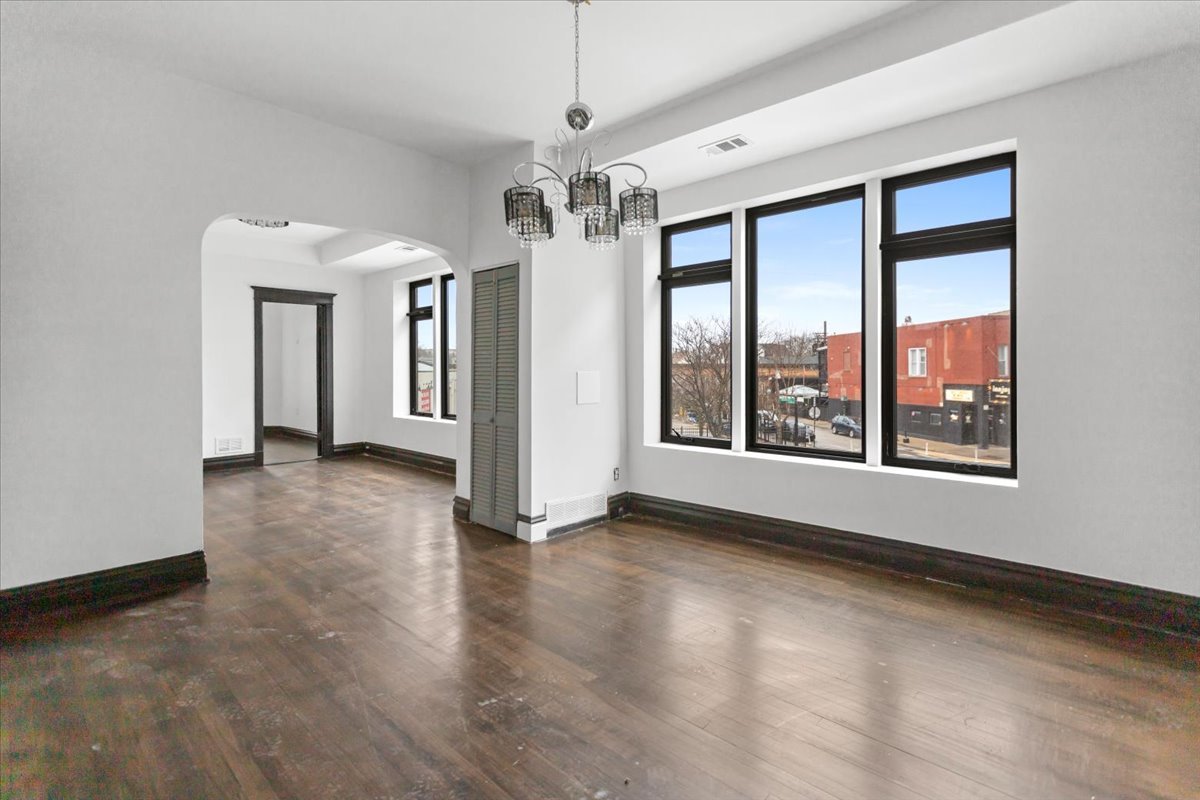 2171 N Milwaukee Avenue Unit: 2