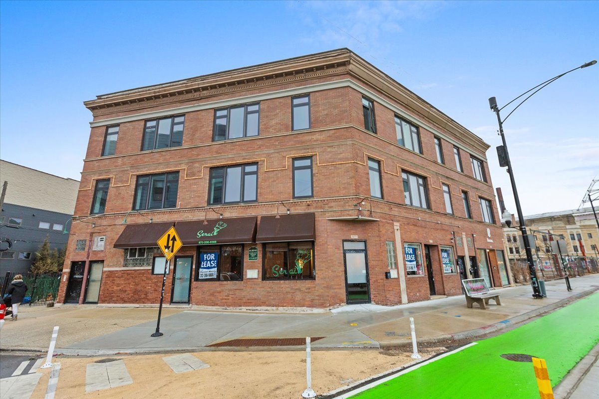 2171 N Milwaukee Avenue Unit: 2