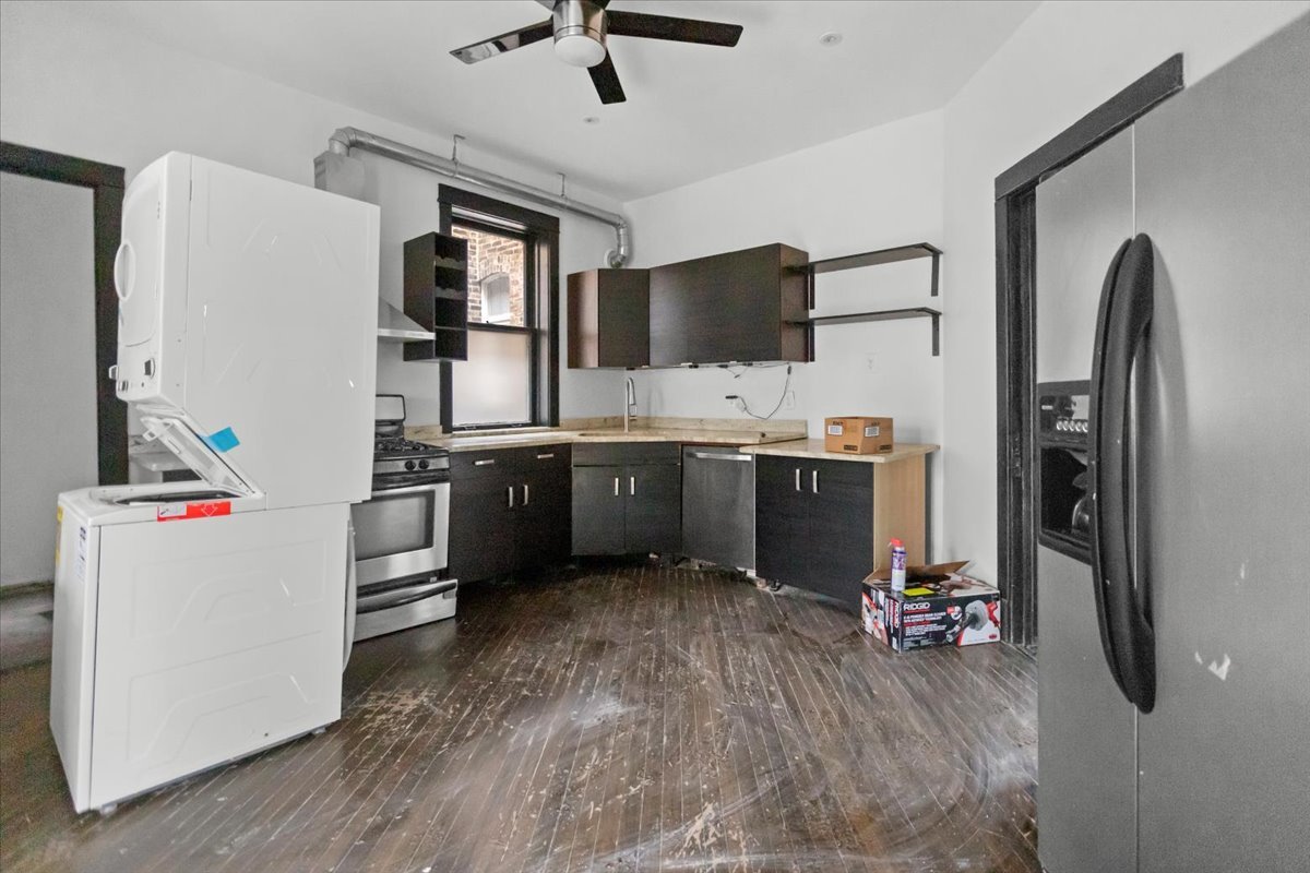 2171 N Milwaukee Avenue Unit: 2