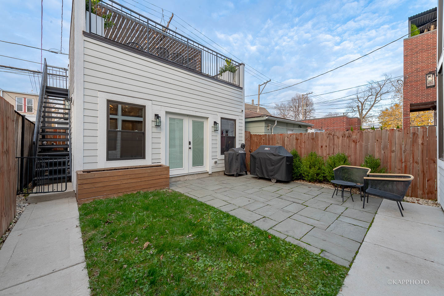 2612 W Cortland Street