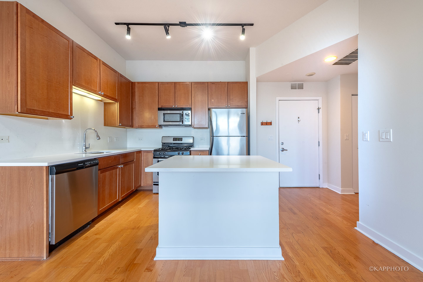 901 W Madison Street Unit: 402
