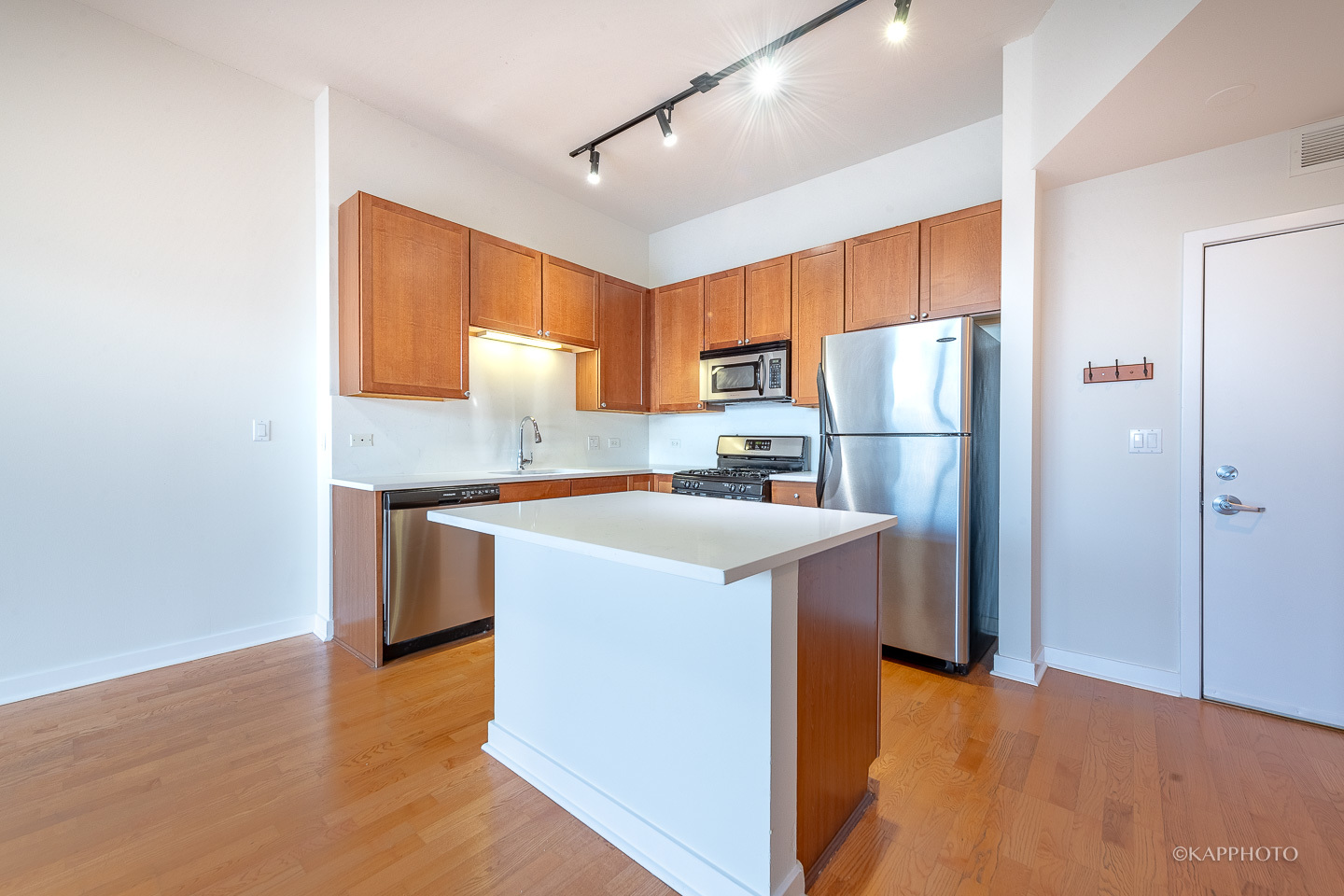 901 W Madison Street Unit: 402