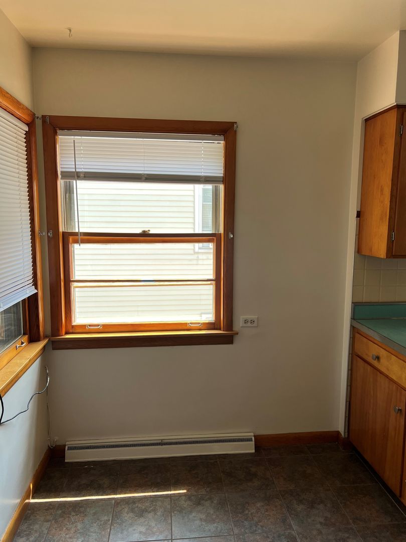 3851 N Whipple Street Unit: 2