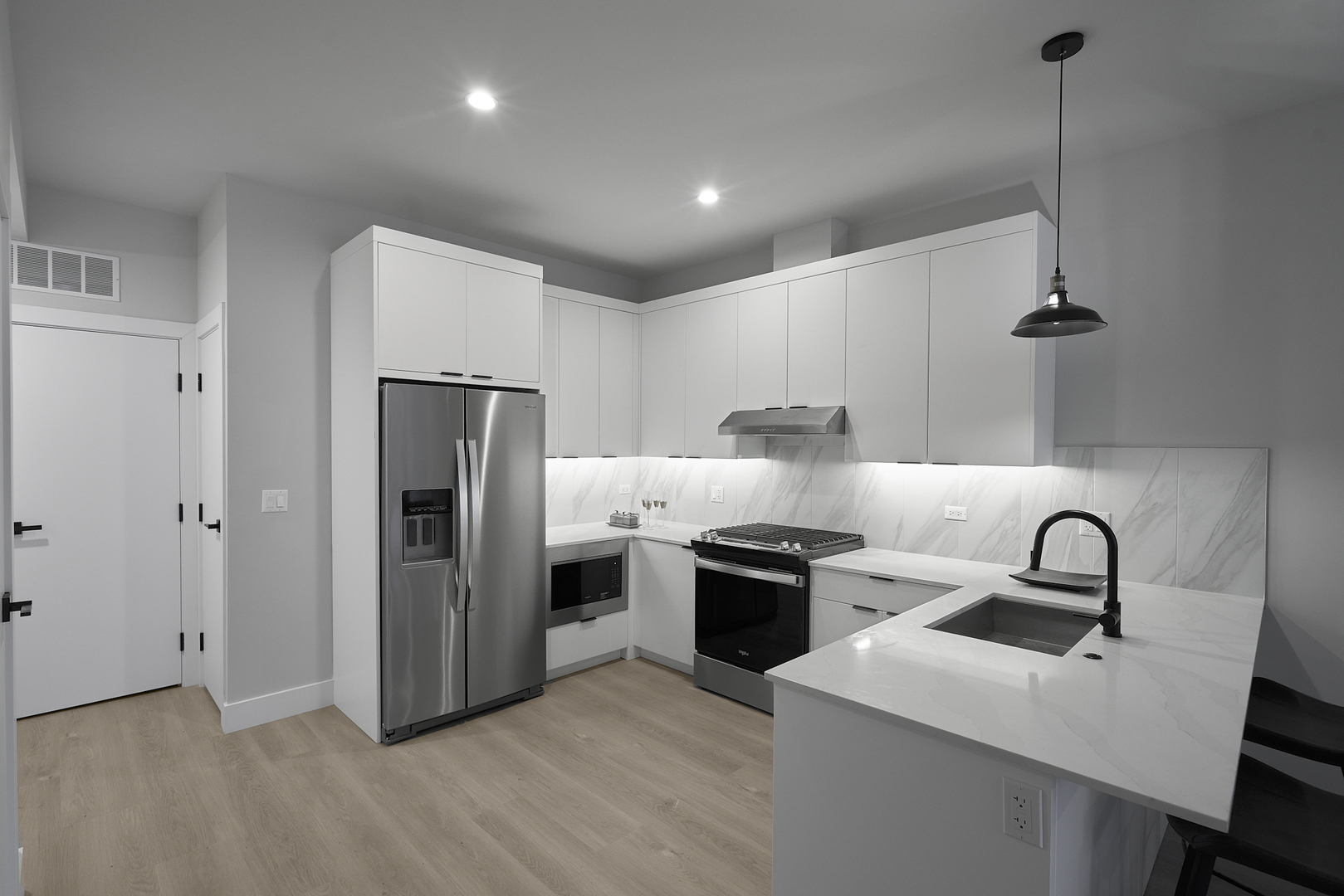 451 E Pershing Avenue Unit: 501