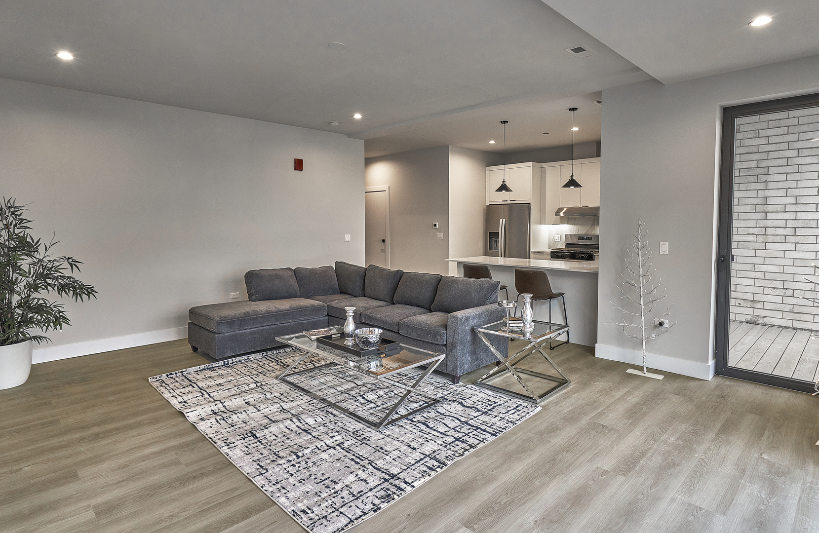 451 E Pershing Avenue Unit: 501