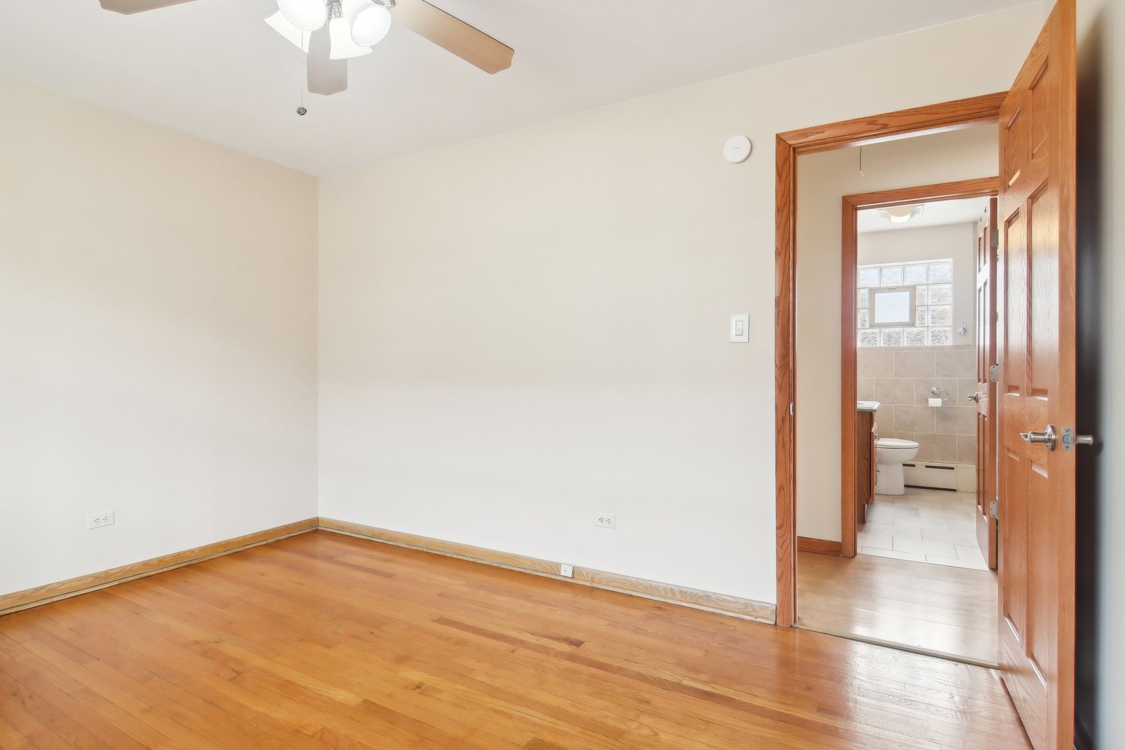 5819 S Austin Avenue