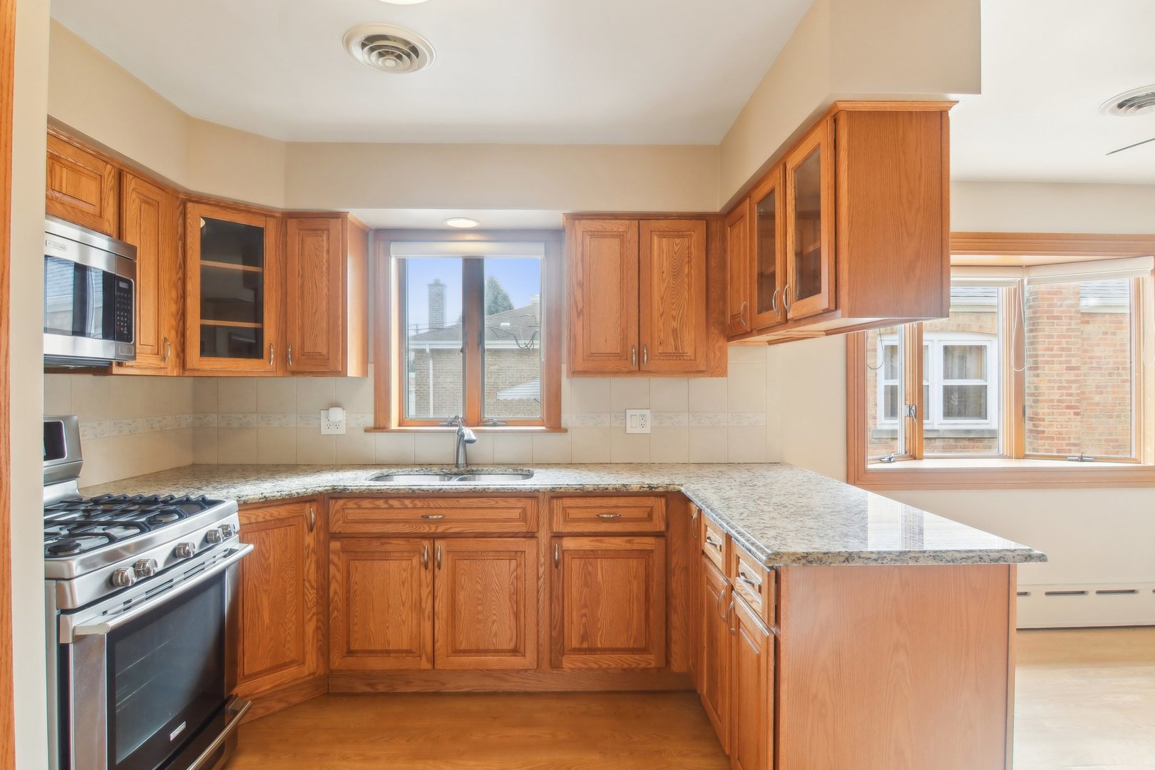 5819 S Austin Avenue